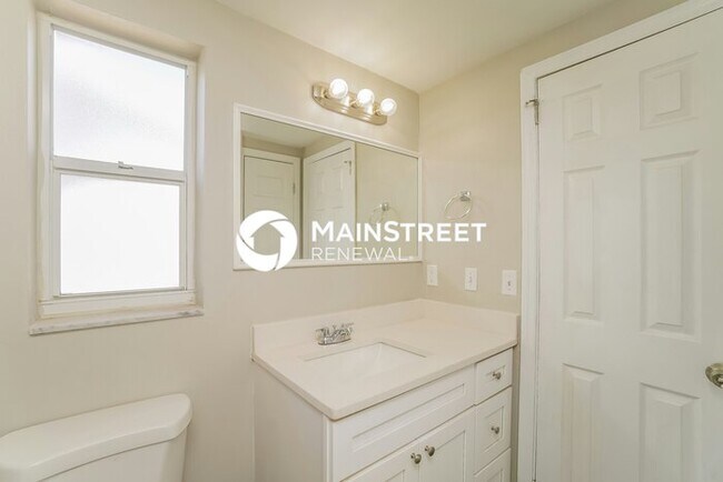Building Photo - 3 Bedroom Pet-Friendly Home in Port Richey, FL with Main Street Renewal