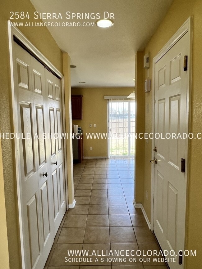 Building Photo - 2584 Sierra Springs Dr