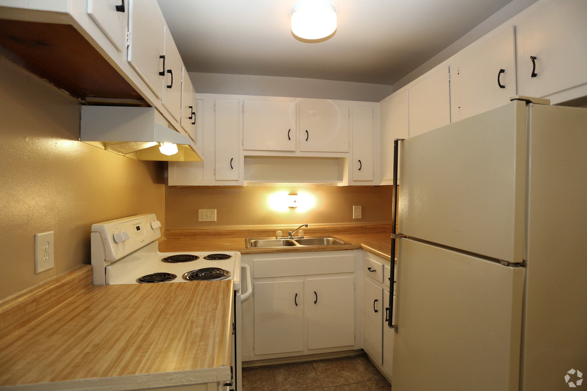 One Bedroom Kitchen - Brownstone Apartments