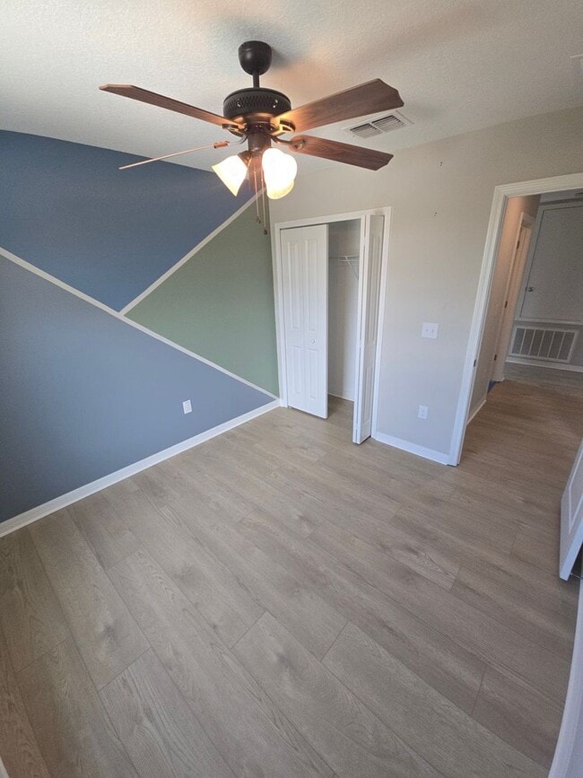 Building Photo - Gorgeous 4-Bedroom, 2.5-Bathroom Home in R...