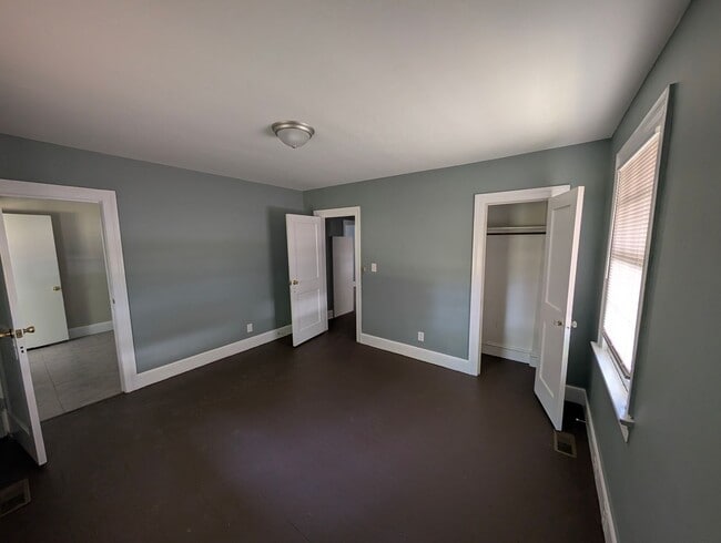 Building Photo - Cozy 2 bedroom