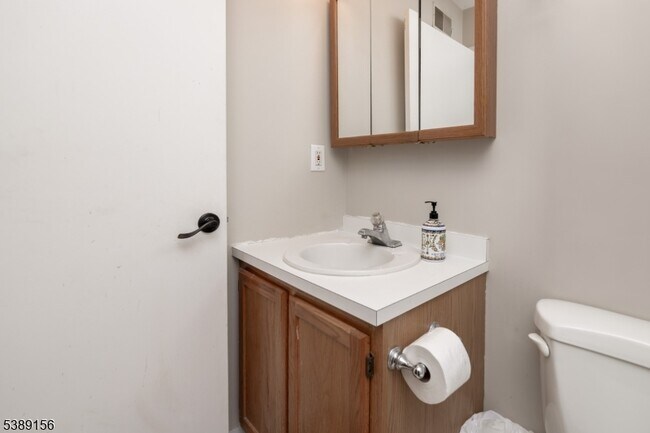 Building Photo - 52 Brookside Ln