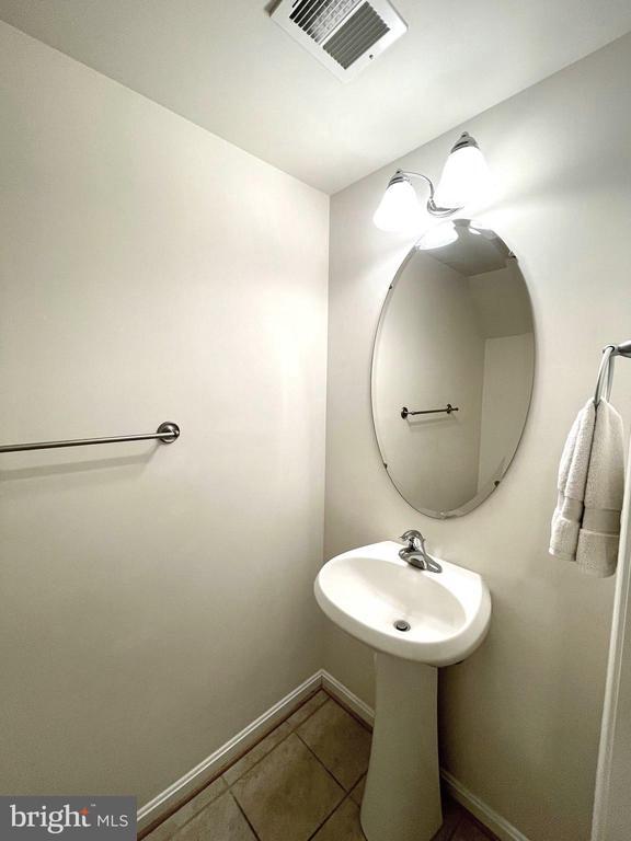 Building Photo - 3788 Bedford Dr