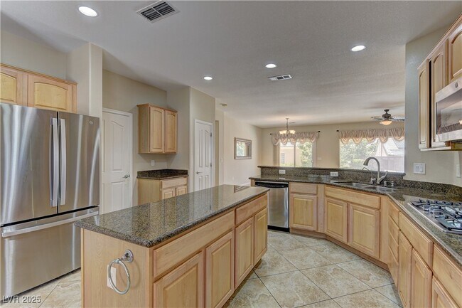 Building Photo - 2365 Wisconsin Dells Dr