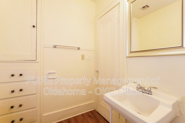 Building Photo - NW 22nd Street - 2236