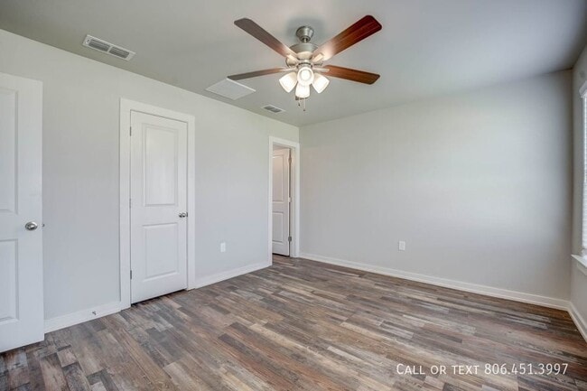 Building Photo - Gorgeous 3/2/2 in SW Lubbock