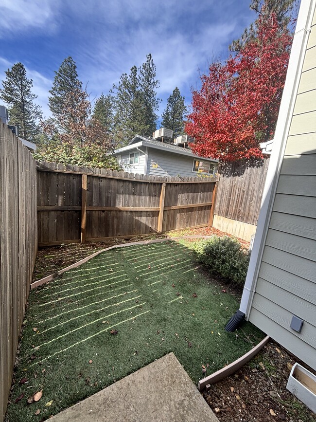 Building Photo - 114 Ironhorse Place