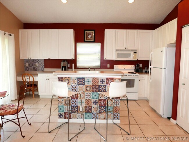 Building Photo - 7614 Colony Lake Dr