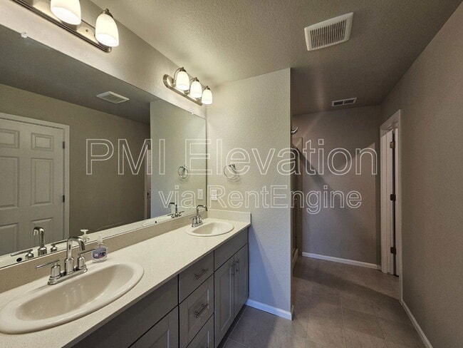 Building Photo - 5091 S Robb Ct