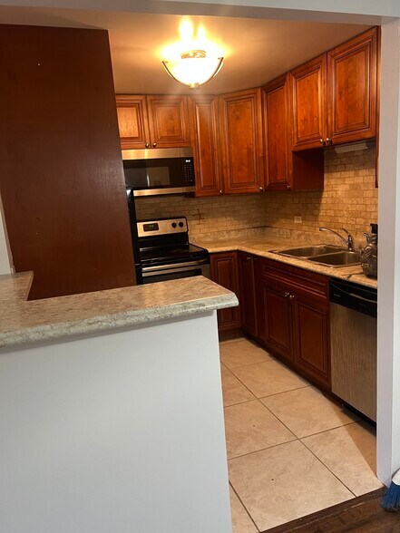 Building Photo - 3222 Sanders Rd