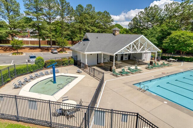 Building Photo - Idyllic 3-bed, 2.5 bath in the desirable W...