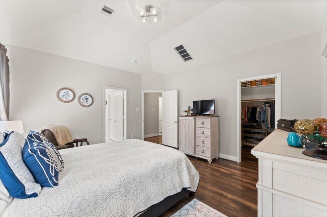 Building Photo - 1918 Elkington Cir