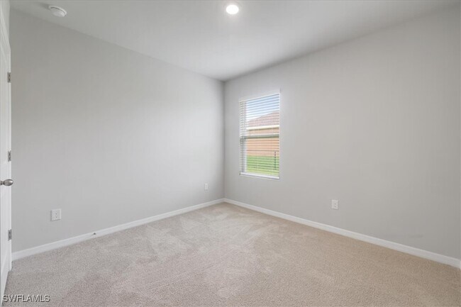 Building Photo - 1523 SW 19th Pl
