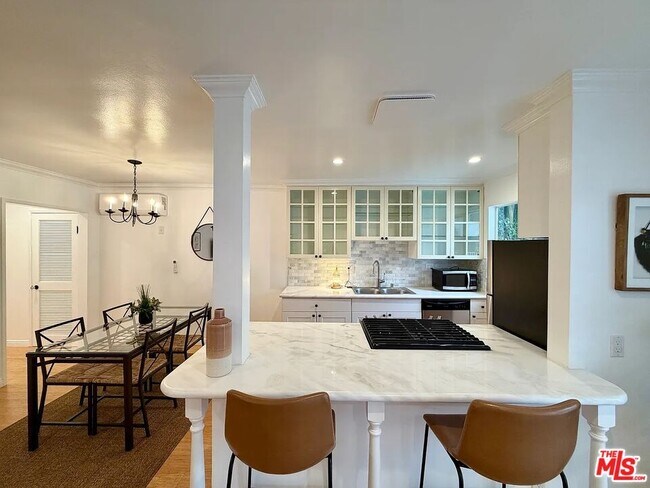 Building Photo - 1027 20th St