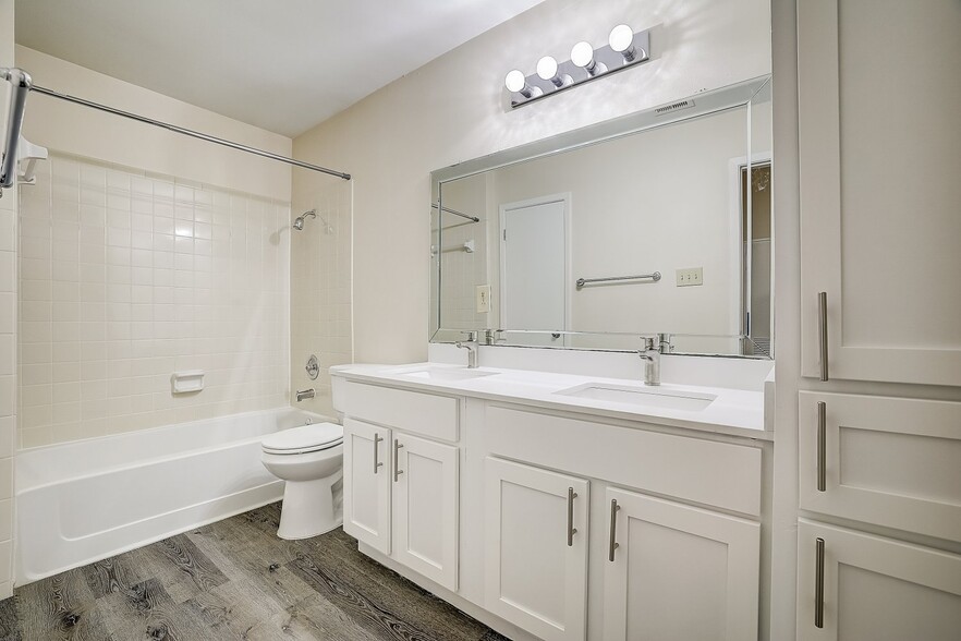 Building Photo - 8615 Rockwood Ln