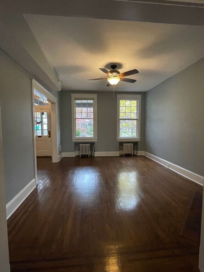 Building Photo - Beautiful Petworth Row House On Grant Circle Park W/Parking Included, Pets Welcomed, Updated Kitc...