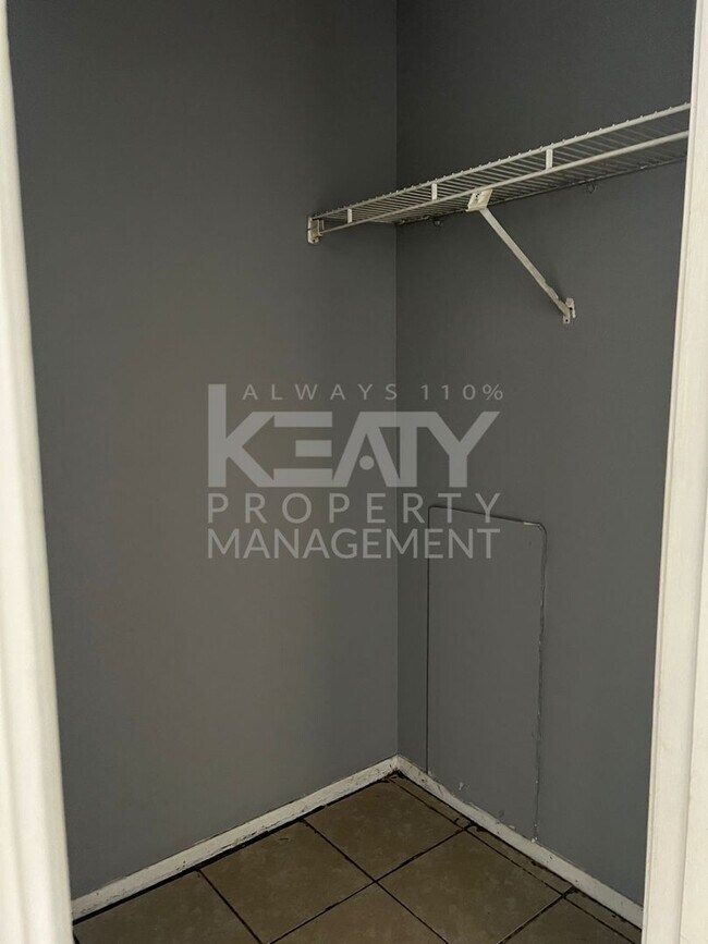 Building Photo - 109 Meudon St