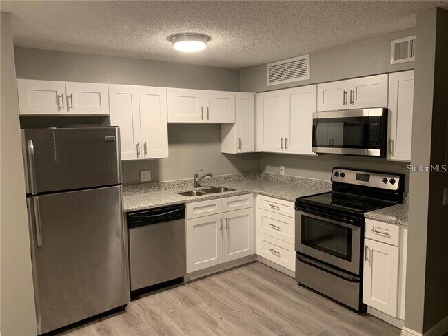 Building Photo - 430 Forestway Cir