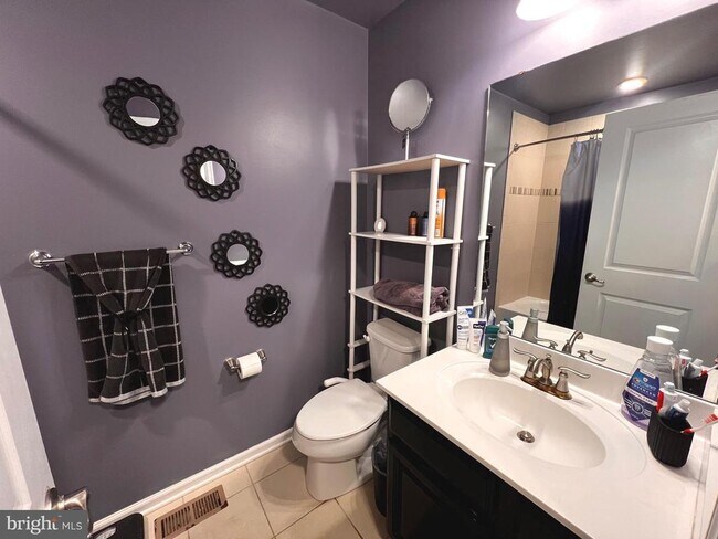 Building Photo - 154 Sachem St