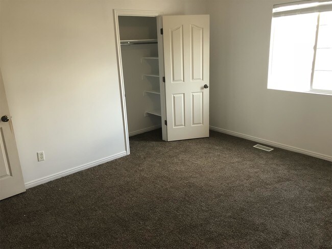 Building Photo - 377 E Newsome Park Ln