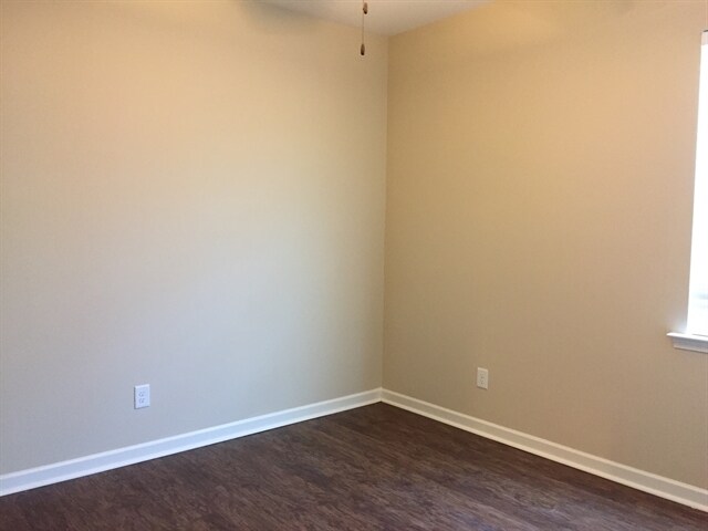 Building Photo - 1142 Moss Grove Dr