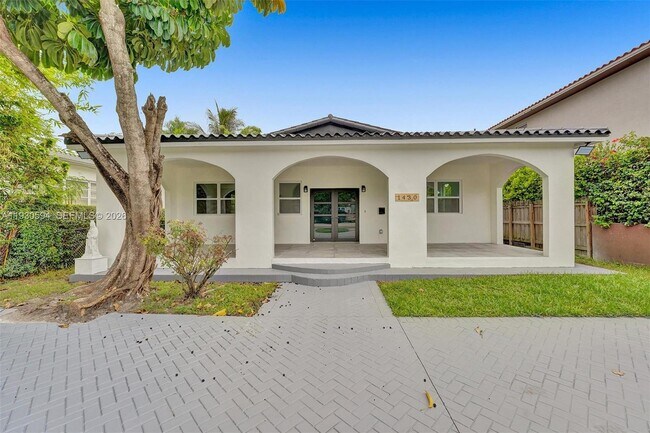 Building Photo - 1430 Michigan Ave