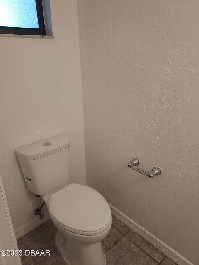 Building Photo - 196 W Sandalwood Ct