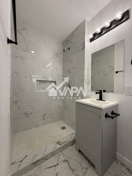 Building Photo - 6726 Alan Hale Dr