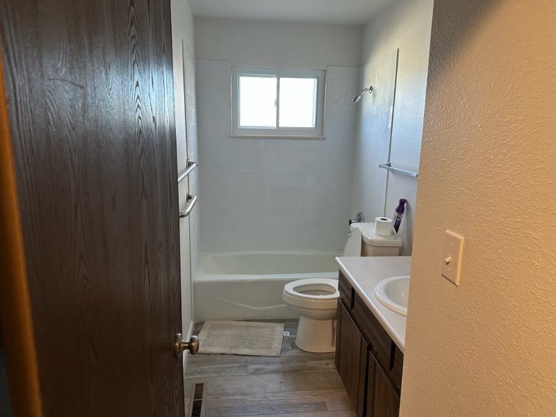 Building Photo - 4619 W 5th St