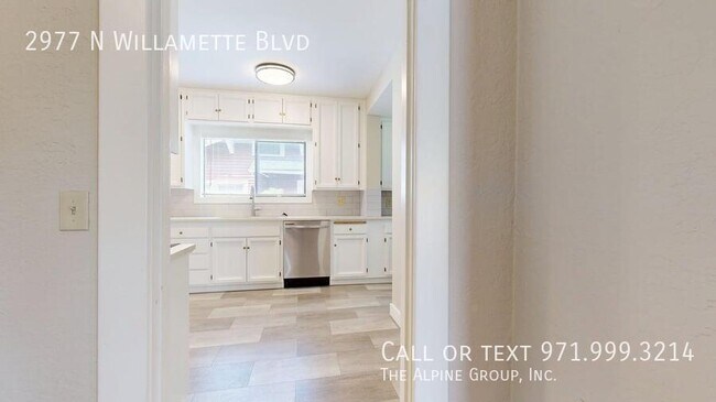 Building Photo - 2977 N Willamette Blvd