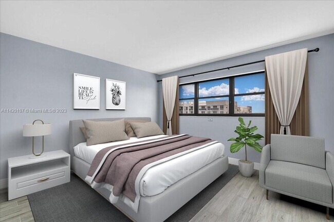 Building Photo - 3200 Port Royale Dr N