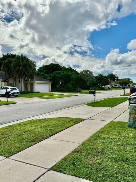 Building Photo - 22449 Middletown Dr