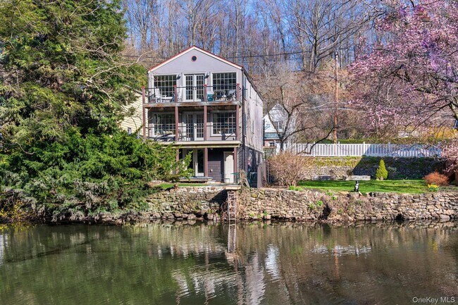 Building Photo - 235 Piermont Ave