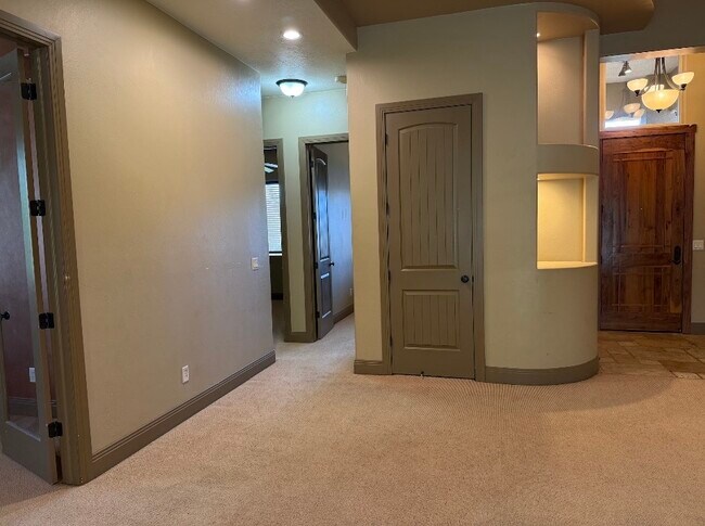 Building Photo - 1854 Stonebridge Dr
