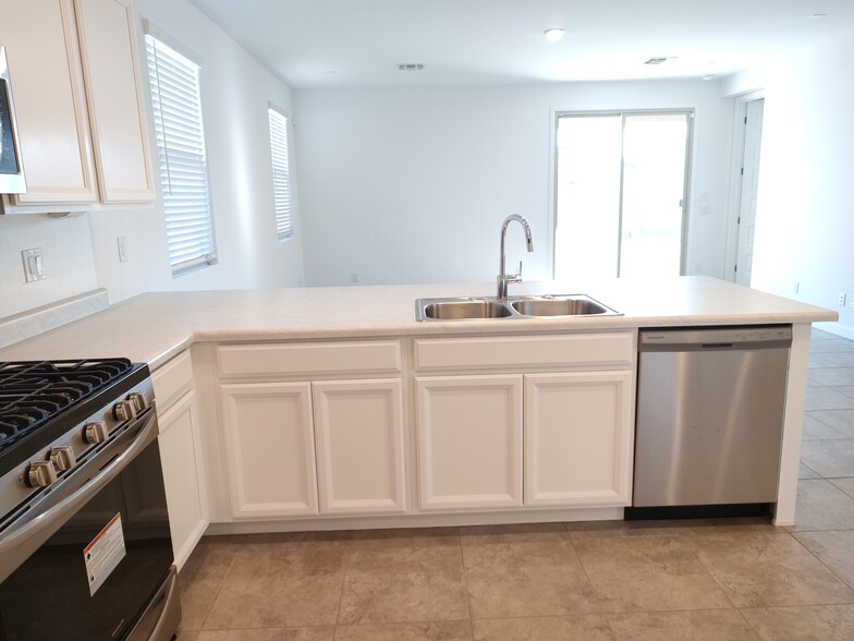 Building Photo - 6317 W Raymond St