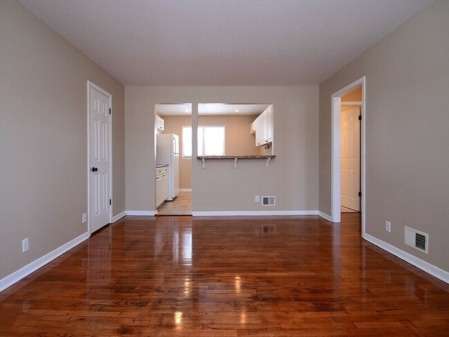 Building Photo - 3024 S 107th Ave