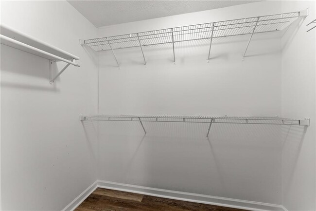Building Photo - 175 Cedar Ridge Dr