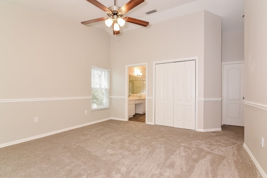 Building Photo - 948 Wicketrun Dr