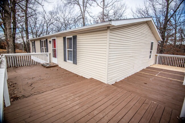 Building Photo - 3 bedroom house on 4 acres