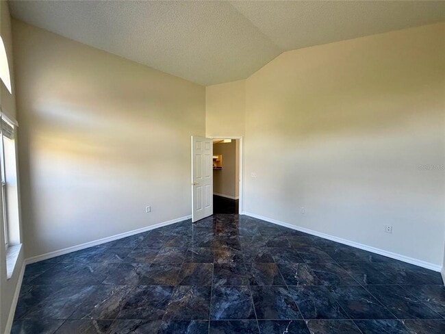 Building Photo - 809 Brightview Dr