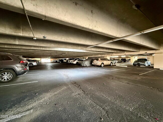 Building Photo - 7930 E Camelback Rd