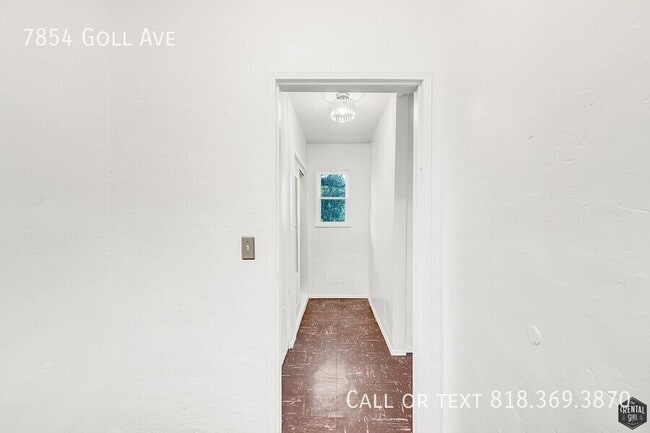 Building Photo - 7854 Goll Ave