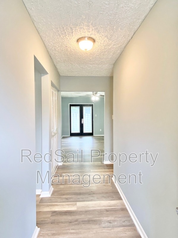 Building Photo - 1449 Longdale Dr