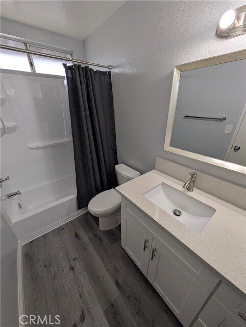 Building Photo - 527 E Colorado Blvd