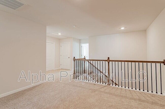 Building Photo - 540 Yellow Fox Rd
