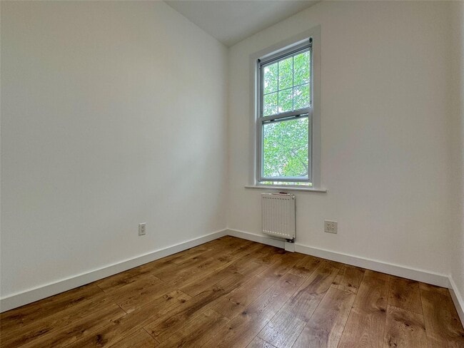Building Photo - 68-56 76th St