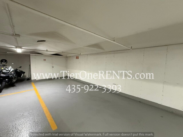 Building Photo - This property offers a NO DEPOSIT option available for qualified renters