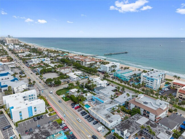 Building Photo - 4228 N Ocean Dr