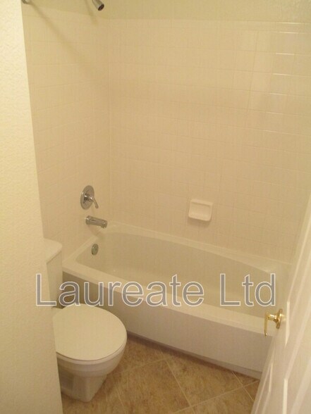 Building Photo - 2449 S Ellis Ct