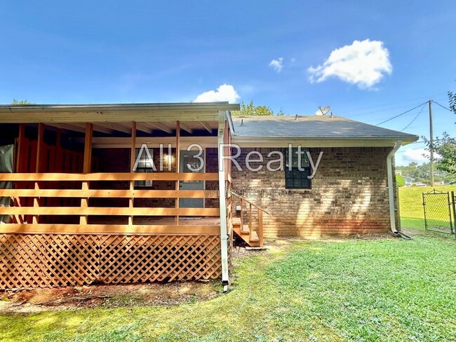 Building Photo - 8460 Pineland Dr